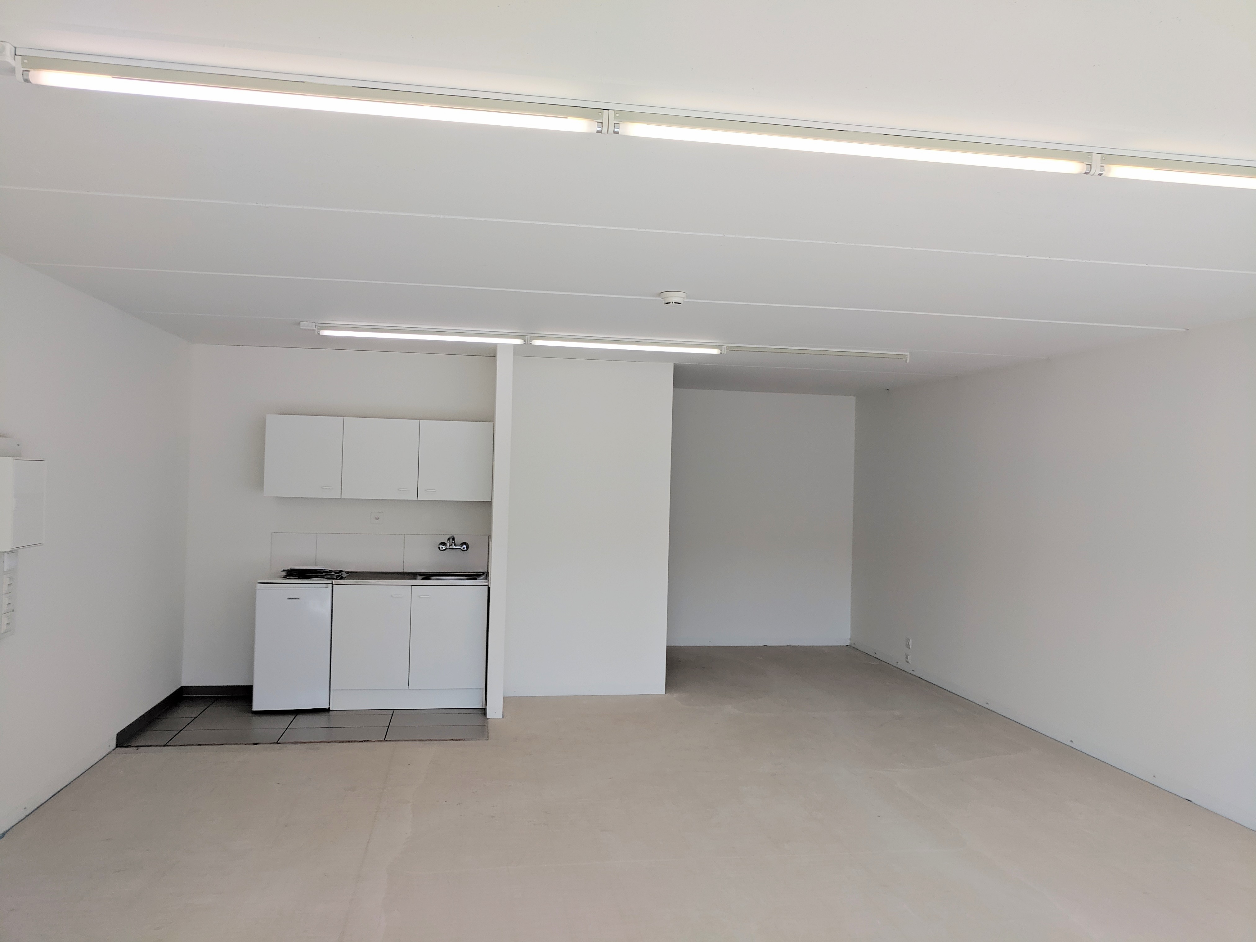 Büro, Atelier mit Teeküche 53m2 in Lausen zu mieten.